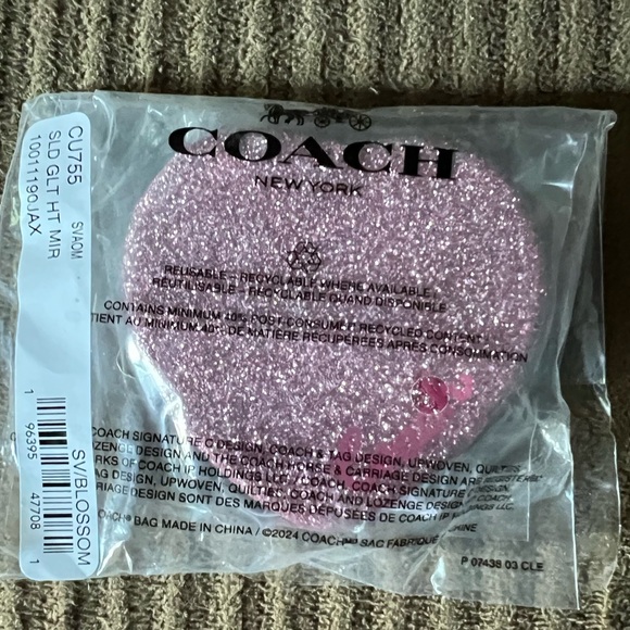 Coach Glitter Heart Compact Mirror nwt in packaging - Picture 2 of 3